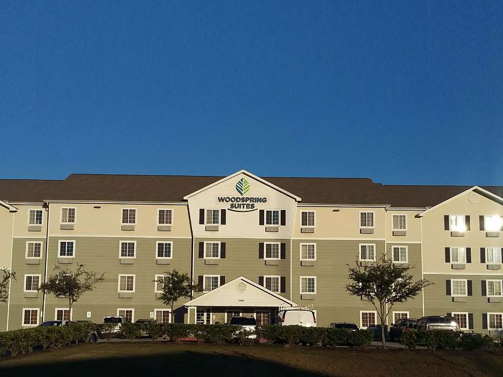 Woodspring Suites Houston I-45 Airtex מראה חיצוני תמונה